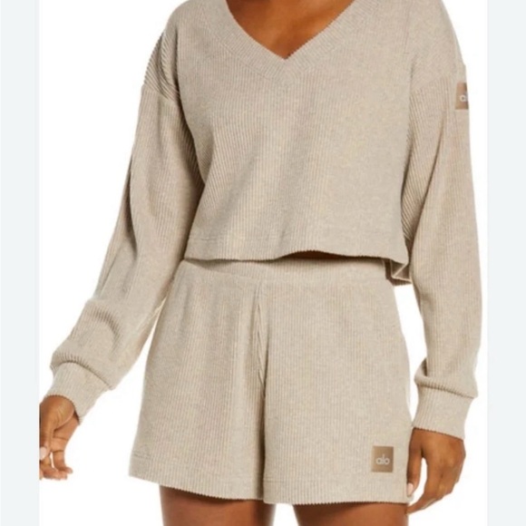 ALO YOGA Muse Ribbed V-neck Pullover Top and shorts - Picture 2 of 3